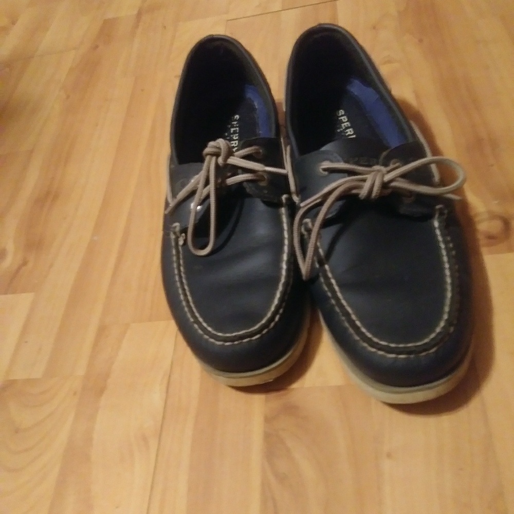 Navy blue sperrys